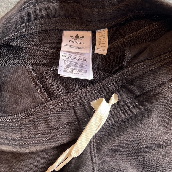 Boys Adidas French terry jogger brand new - Picture 3 of 3